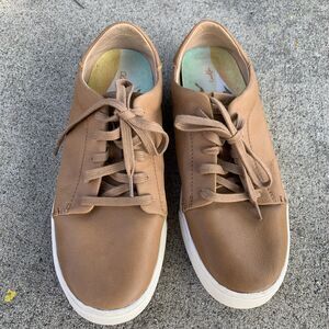 Womens Olukai Pehuea Li ILI Sneakers Tan Leather Convertible Heel Laces Shoe 9.5